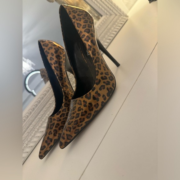 Also leopard stilettos🔥 - Picture 3 of 5